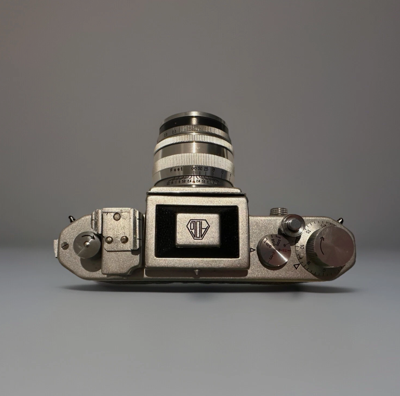 Asahiflex IIA Camera w/Asahi-Kogaku Takumar 1:2.4 f=58mm Lens