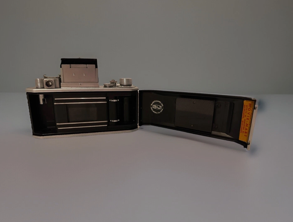 Asahiflex IIA Camera w/Asahi-Kogaku Takumar 1:2.4 f=58mm Lens